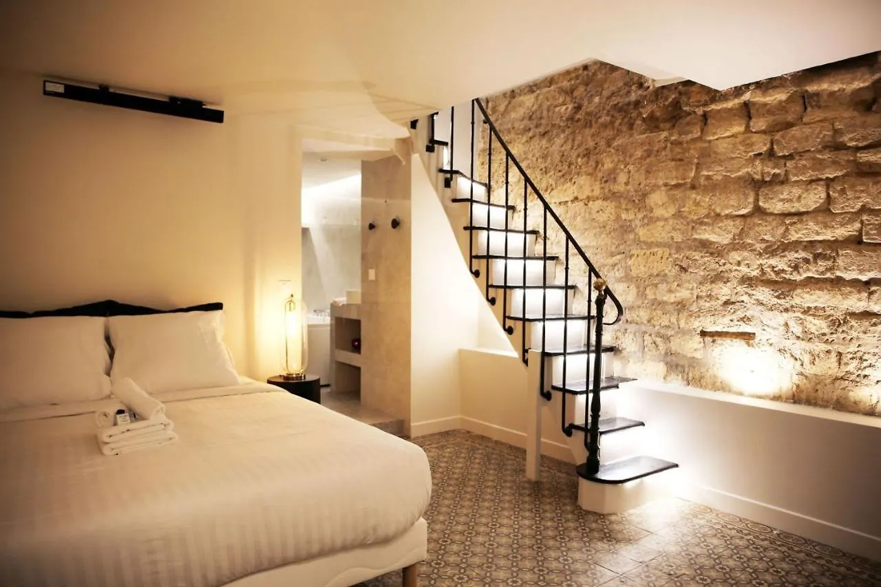 Sejour Romantique Avec Bain A Remous A Paris 9 -P6 France