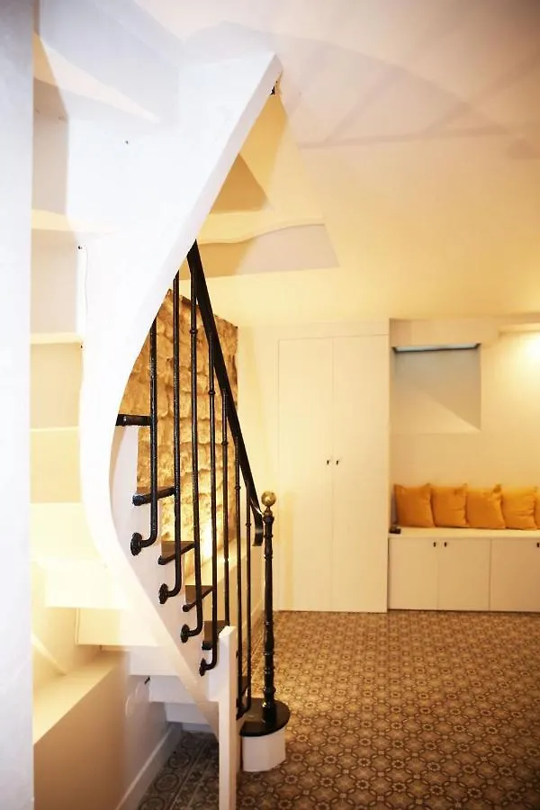 Apartment Sejour Romantique Avec Bain A Remous A Paris 9 -P6 France