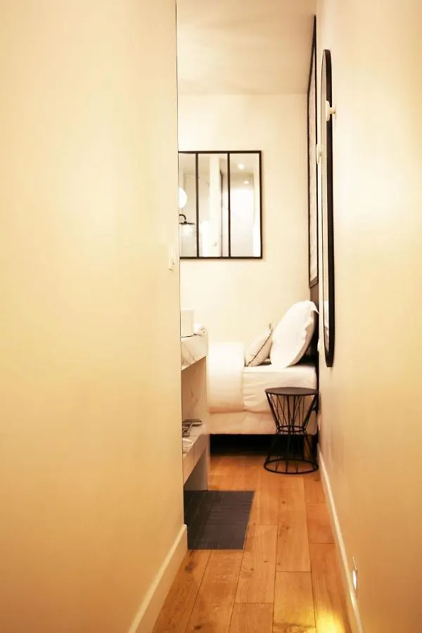 Apartment Sejour Romantique Avec Bain A Remous A Paris 9 -P6